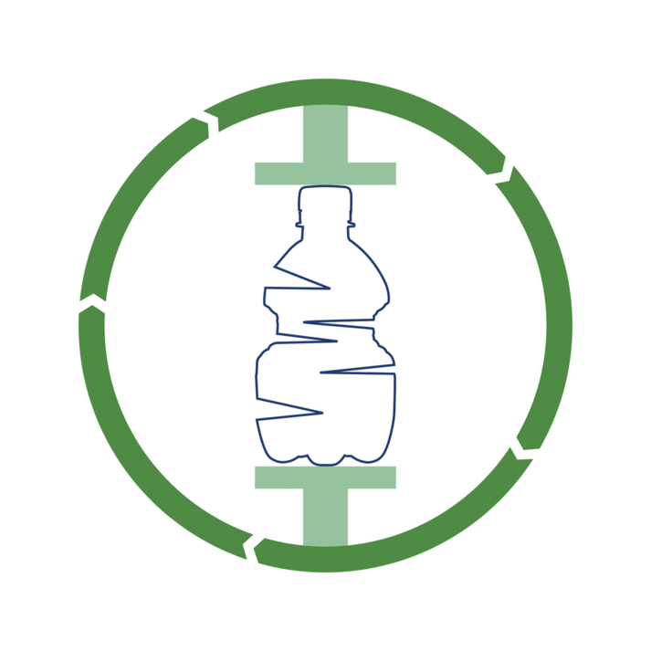 PET-Flasche wird zusammengepresst