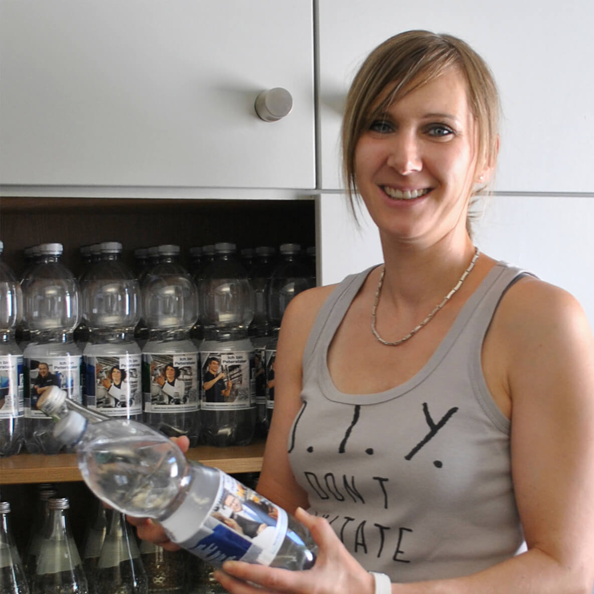 Caroline Nadler bei der Arbeit im Marketing