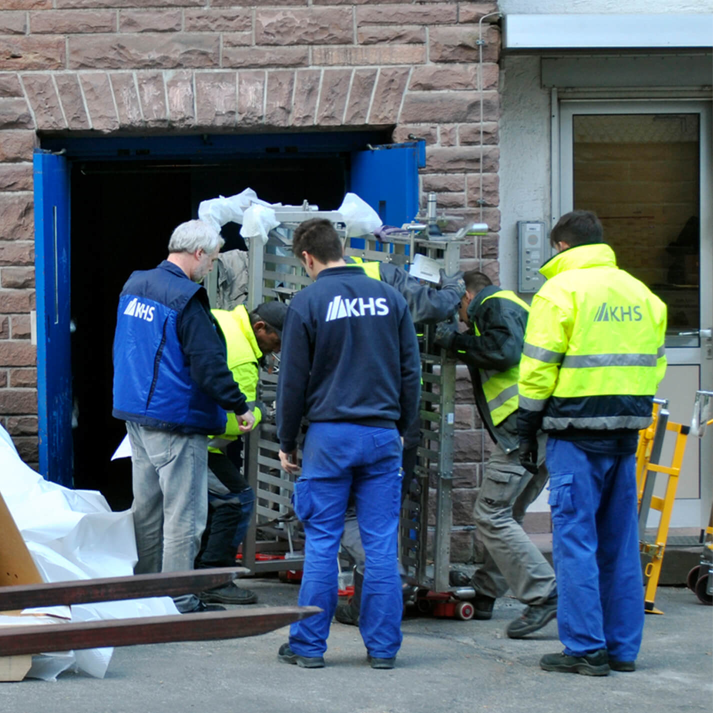 Anlieferung der neuen Glasabfüllmaschine