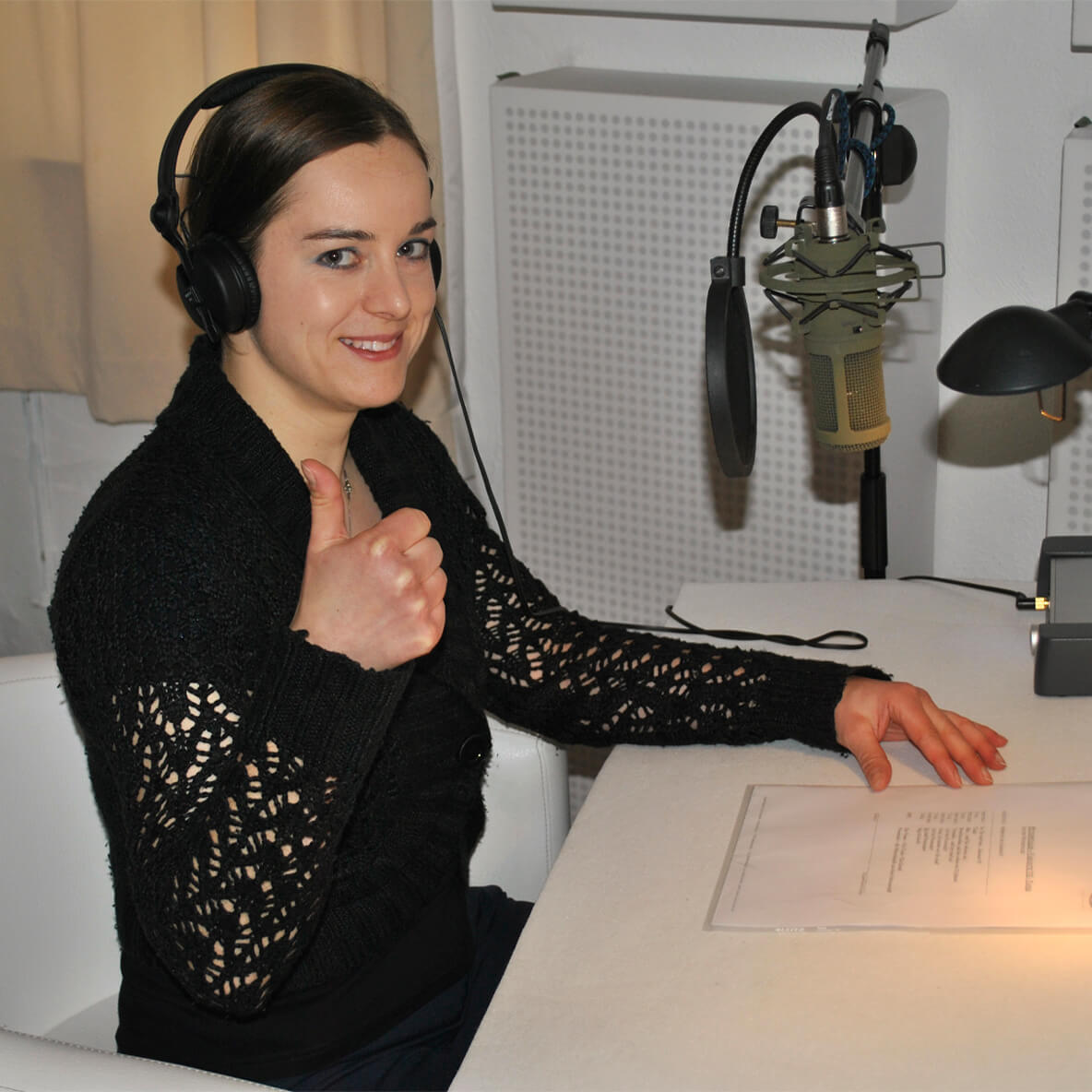 Tanja Huber beim Einsprechen des "Ich bin Peterstaler" Radiospots